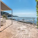 Roc - 4 étoiles Les Pieds Dans L'eau 4* Le Lavandou
