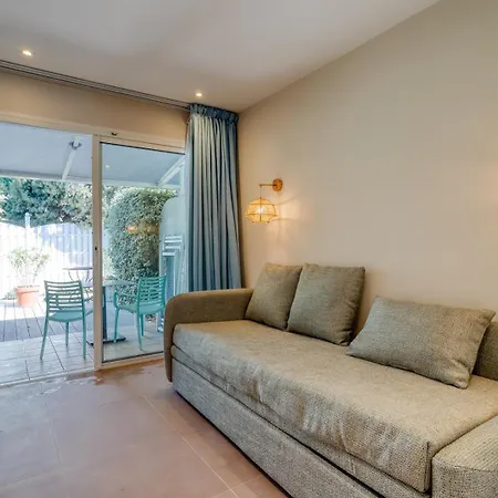 Roc - 4 Etoiles Les Pieds Dans L'eau Hotel 4*