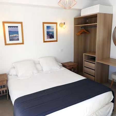 Hotel Roc - 4 Etoiles Les Pieds Dans L'eau 4*