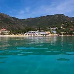 Roc - 4 Etoiles Les Pieds Dans L'eau Hotel 4*