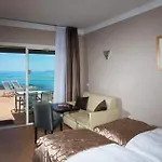 Roc - 4 Etoiles Les Pieds Dans L'eau Hotel Le Lavandou