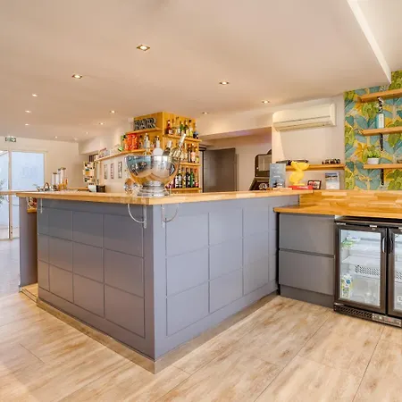 Roc - 4 Etoiles Les Pieds Dans L'eau