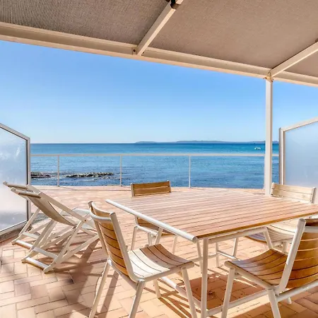 Otel Roc - 4 Etoiles Les Pieds Dans L'eau