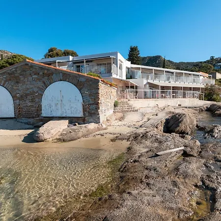 Otel Roc - 4 Etoiles Les Pieds Dans L'eau Le Lavandou