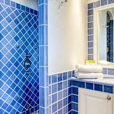 Hotell Roc - 4 Etoiles Les Pieds Dans L'eau 4*