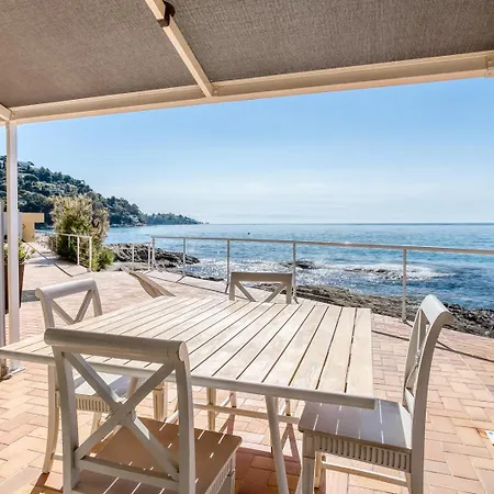 Roc - 4 Etoiles Les Pieds Dans L'eau