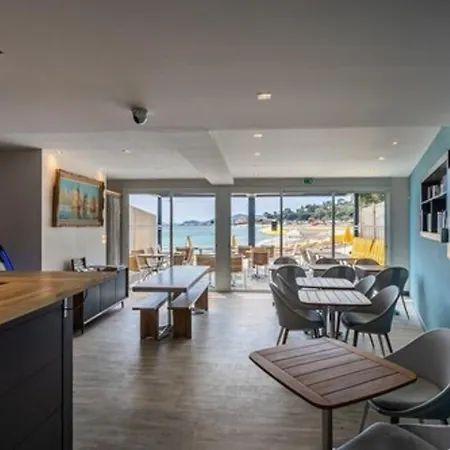 Roc - 4 Etoiles Les Pieds Dans L'eau Hotel