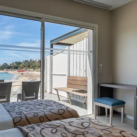 Roc - 4 Etoiles Les Pieds Dans L'eau 4* Le Lavandou