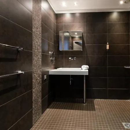 Hotell Roc - 4 Etoiles Les Pieds Dans L'eau 4*