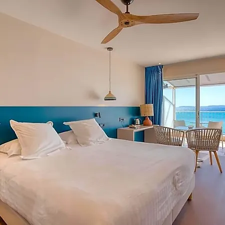 Roc - 4 Etoiles Les Pieds Dans L'eau Hotel Le Lavandou