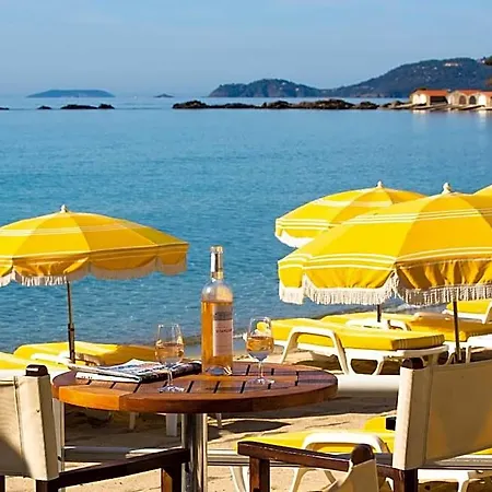 Hotel Roc - 4 Etoiles Les Pieds Dans L'eau 4*