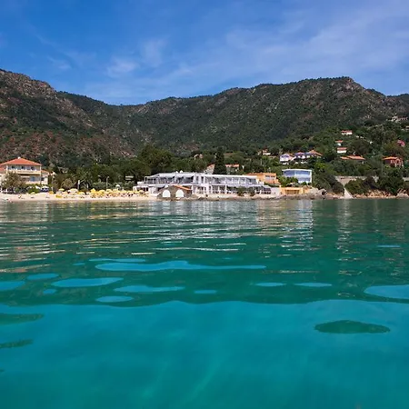 Roc - 4 Etoiles Les Pieds Dans L'eau Otel 4*