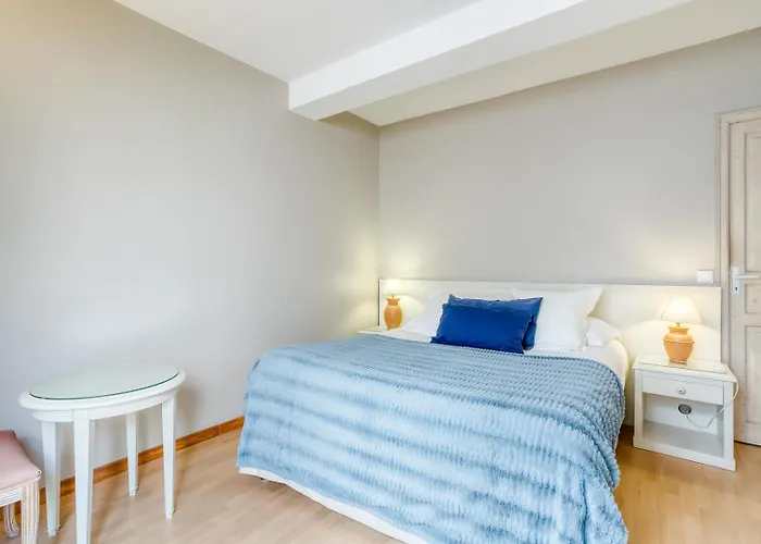 Roc - 4 Etoiles Les Pieds Dans L'eau