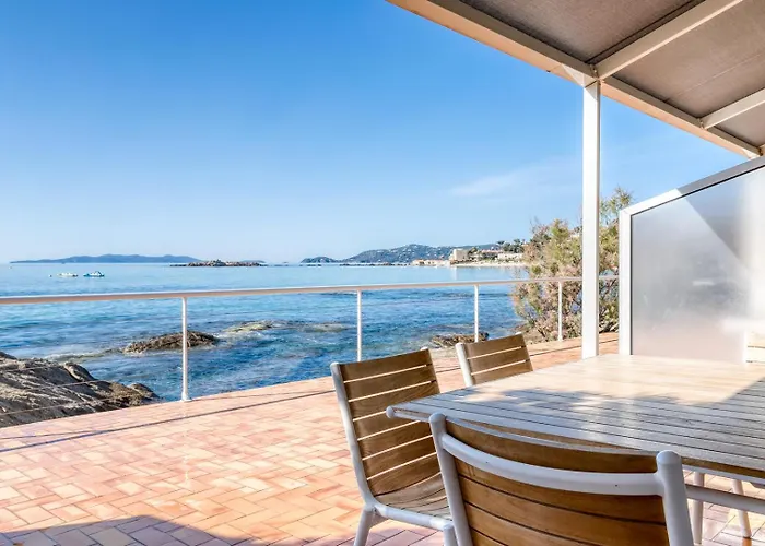 Roc - 4 Etoiles Les Pieds Dans L'eau Le Lavandou