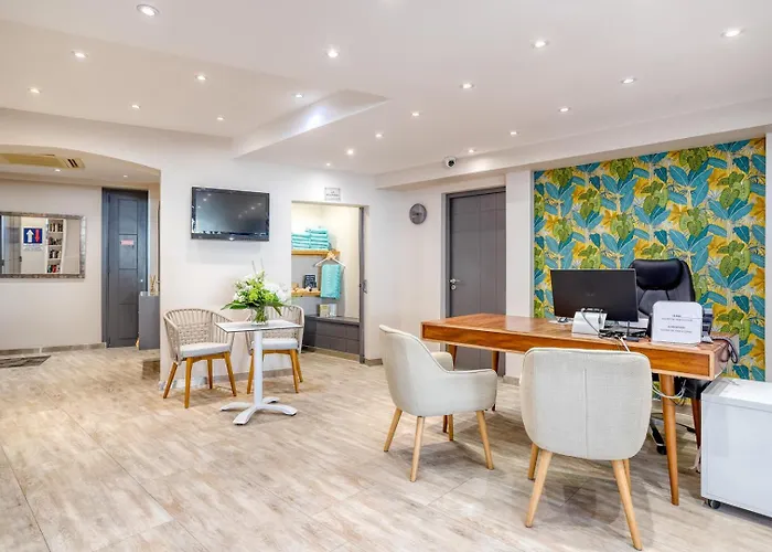 Roc - 4 Etoiles Les Pieds Dans L'eau Hotell Le Lavandou