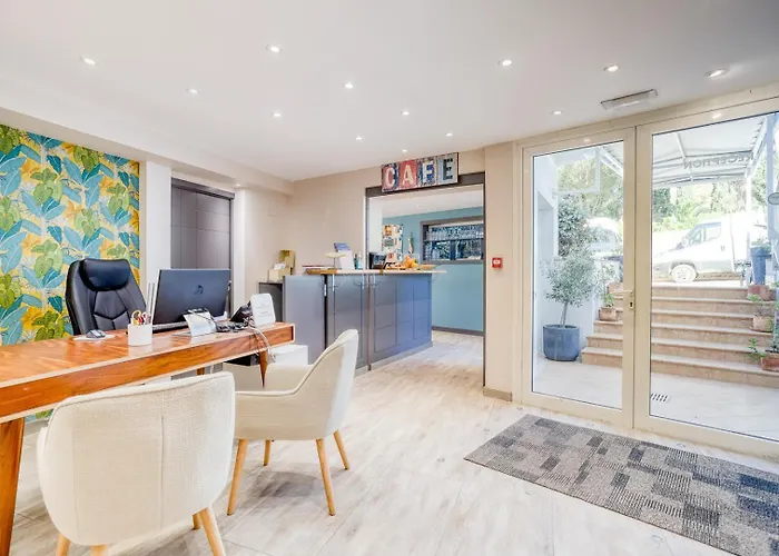 Hotell Roc - 4 Etoiles Les Pieds Dans L'eau 4*