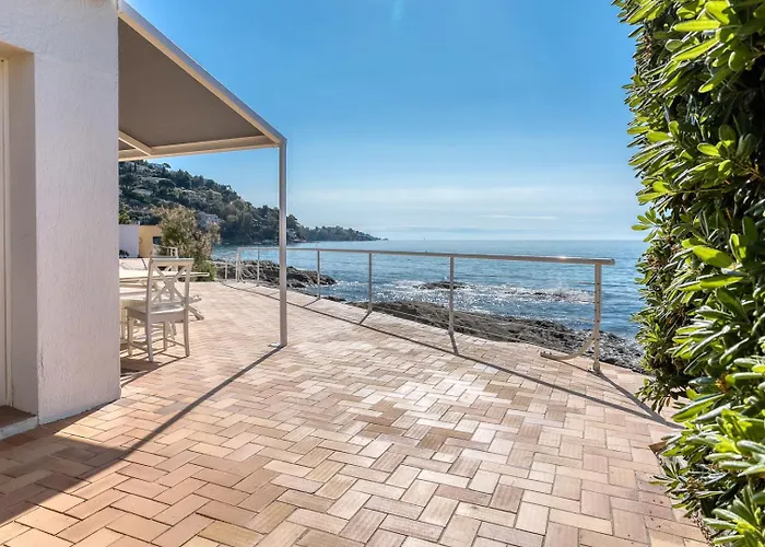 Roc - 4 Etoiles Les Pieds Dans L'eau 4* Le Lavandou