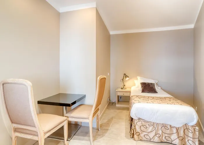 Hotell Roc - 4 Etoiles Les Pieds Dans L'eau Le Lavandou