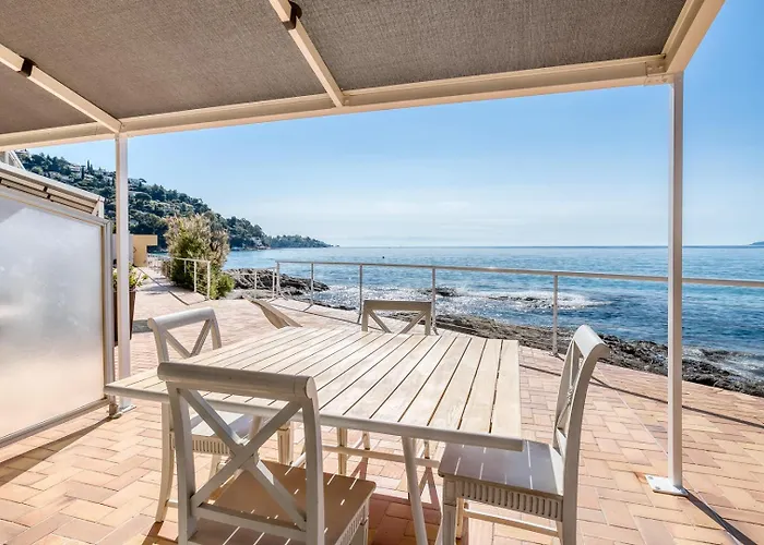 Roc - 4 Etoiles Les Pieds Dans L'eau