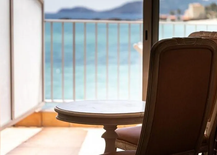 Roc - 4 Etoiles Les Pieds Dans L'eau